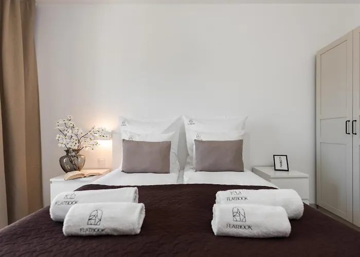 Flatbook - Center A,b,c