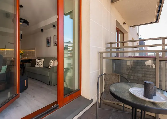 Flatbook - Center A,b,c Lejlighed *